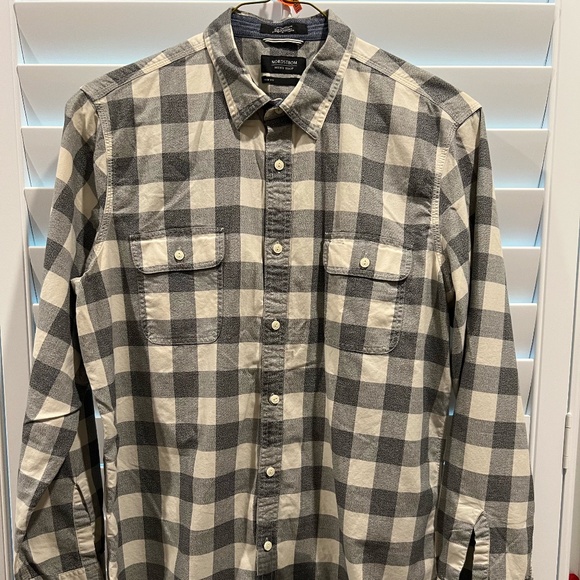 Men's Long Sleeve, 2 Pocket Button Down Shirt - Picture 1 of 2